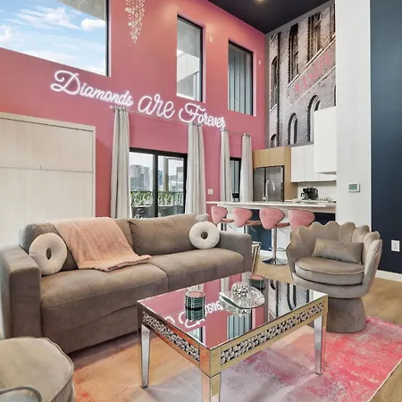 Diamonds Are Forever Bridal Condo In Downtown Nash Walk To Broadway, Heated Pool, Gym, Parking